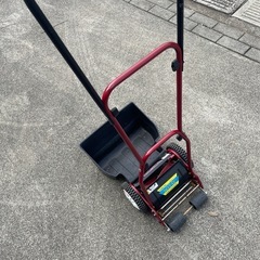 手動芝刈り機の画像