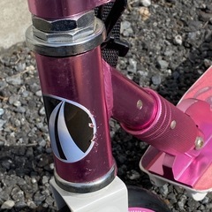 中古キックスクーター、トイザらスオリジナル、ピンクの画像