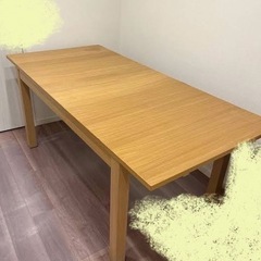 IKEA 伸長式ダイニングテーブル BJURSTA（ビュースタ）の画像