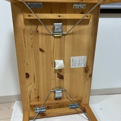 折りたたみ机の画像