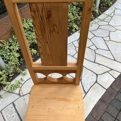 オシャレな木の椅子の画像