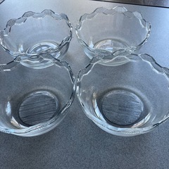 食器 皿 4つの画像