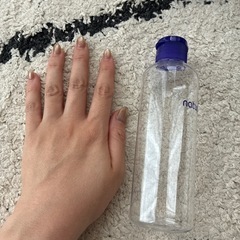 化粧水ボトルの画像