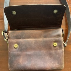 美品レザーショルダーバッグの画像