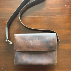 美品レザーショルダーバッグの画像