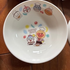 ガスト　アンパンマンクラブ　丸いお皿、取り皿2個セット、バラ売り可能。新品　非売品の画像