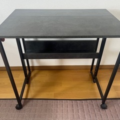収納付き折りたたみデスクの画像
