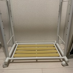 ハンガーラックの画像