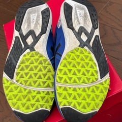 ニューバランス　ジュニア用ランニングシューズ21.5cmの画像