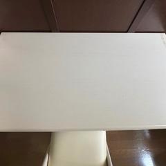【引き取り可能な方】学習机セット・白色・椅子・本棚・ランドセル置き・学習ライトの画像