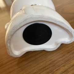 招き猫の貯金箱　陶磁器の画像
