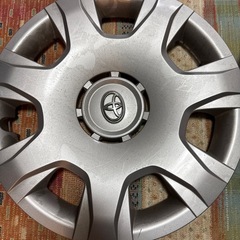 ハイエース純正ホイールキャップの画像