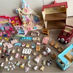 〈大量セット〉今月まで出品 シルバニアファミリー ミニおままごと.遊園地.お家.車.バス.小物いろいろ三つ子ベビー盛りだくさん  の画像