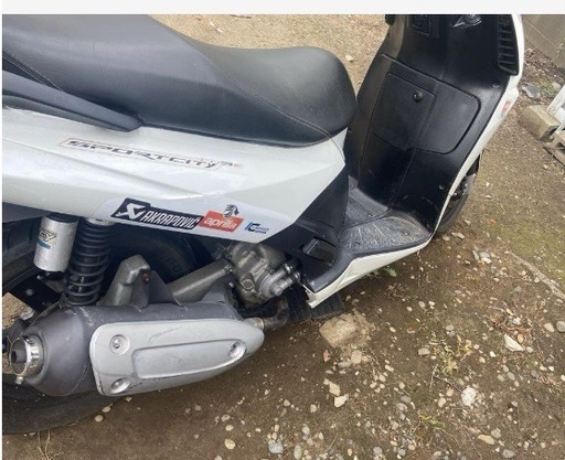 アプリリアスポーツシティ、保険2年あり、キューブ250i.加速は250最速、距離18700キロ アプリリアスポーツシティ、保険2年あり、キューブ250i.加速は250最速