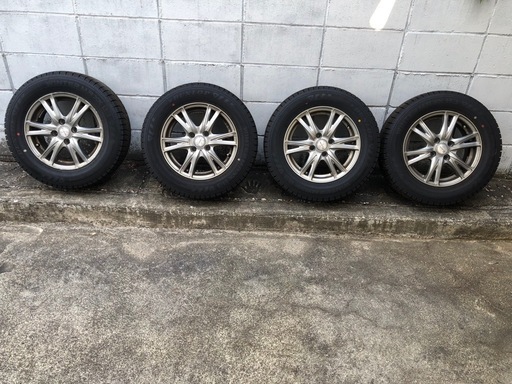 アルミホイール付きDUNLOP冬タイヤ新品近い
