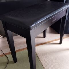 YAMAHA　ピアノ椅子の画像