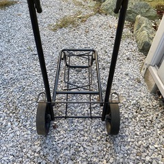 荷物運ぶ台車の画像