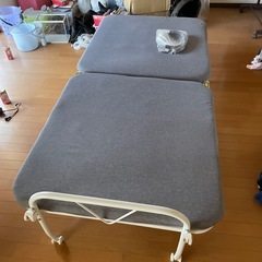 折り畳み　ベッドの画像