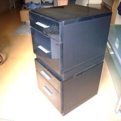 キャビネット2個（木製）の画像