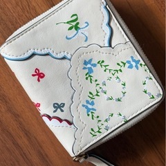 Tory Burch🌷二つ折り財布 の画像