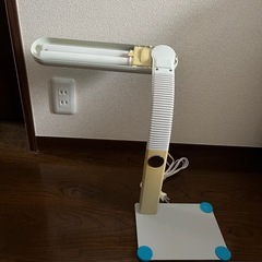 デスクライトの画像