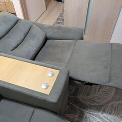 ニトリ　2人掛け電動リクライニングソファ　Nビリーバ3　マイクロF　グレーの画像
