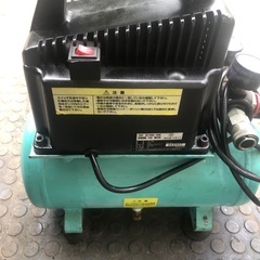 実働　小型軽量　エアーコンプレッサー　CP-100 100V 50/60Hz 180W 30L/min タンク容量6L ナカトミ製の画像