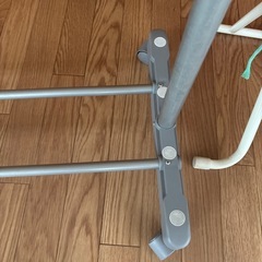 ハンガーラックの画像