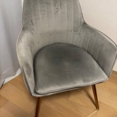 引越し用品　洗濯機　欧風椅子　レンジ　ベッドの画像