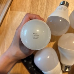 白色電球7個うち1個は調光調色機能あり　リモコン付き　の画像