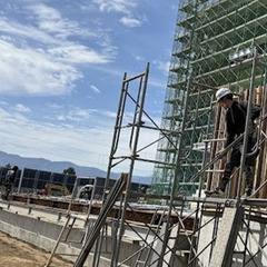 日給11,000～15,000未経験者月収275,000円～375,000円(25日勤務の場合）  ＊自社材による仕事の受注により公共事業の仕事もあり冬季期間も安定！の画像