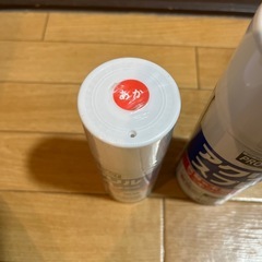 アクリルスプレー(白・赤)の画像