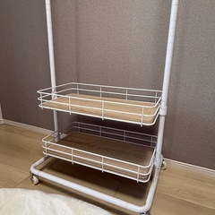 【美品】ハンガーラック/二段カゴ付きの画像