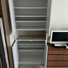 キャビネット（白）幅約80cm×奥行36cm×高さ178cmの画像