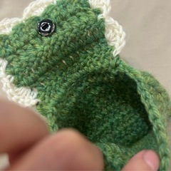 ハンドメイド ポーチ グリーン 編み物の画像