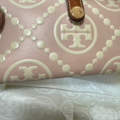 トリーバーチ　長財布
の画像