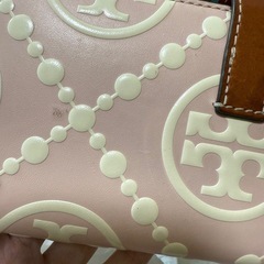 トリーバーチ　長財布
の画像