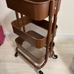 IKEAワゴン蓋つきロースフルトキッチン収納の画像