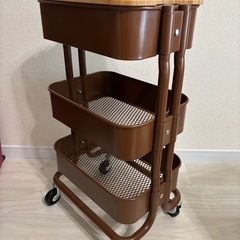 IKEAワゴン蓋つきロースフルトキッチン収納の画像