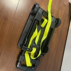 カーボン柄 荷物キャリアカートの画像