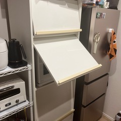食器棚の画像