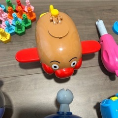 アンパンマンくみたてDIYシリーズの「うごくぞっ！ねじねじだだんだん」と「くみたてDIY ねじねじもぐりん」の画像
