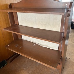 雑貨屋にて使用されていた収納棚の画像