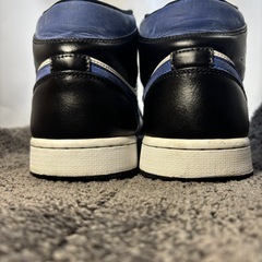 【配送可】NIKE AIR JORDAN 1 MIDの画像