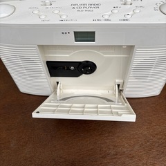 古いラジカセの画像