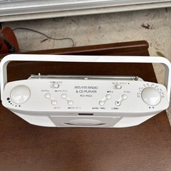 古いラジカセの画像