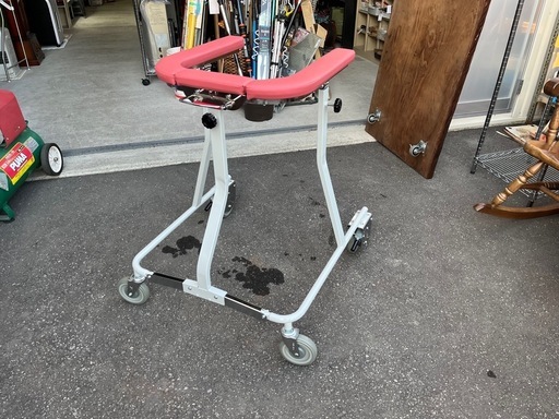 NISSIN 折りたたみ式 歩行器 TY157B 4輪キャスター 抵抗器付きタイプ リハビリ 介助 介護用品 W685 D770 H870〜980 高さ変更可能 中古美品 ③