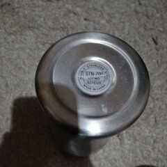 ステンレスのコップ タンブラーの画像