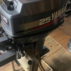 直接引取限定　ヤマハ　25馬力　2ストローク　船外機　6L2 台付の画像