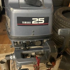 直接引取限定　ヤマハ　25馬力　2ストローク　船外機　6L2 台付の画像